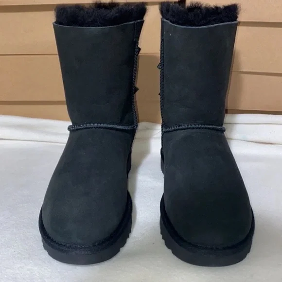 UGG BAILEY BOW SHORT - Picture 2 of 6